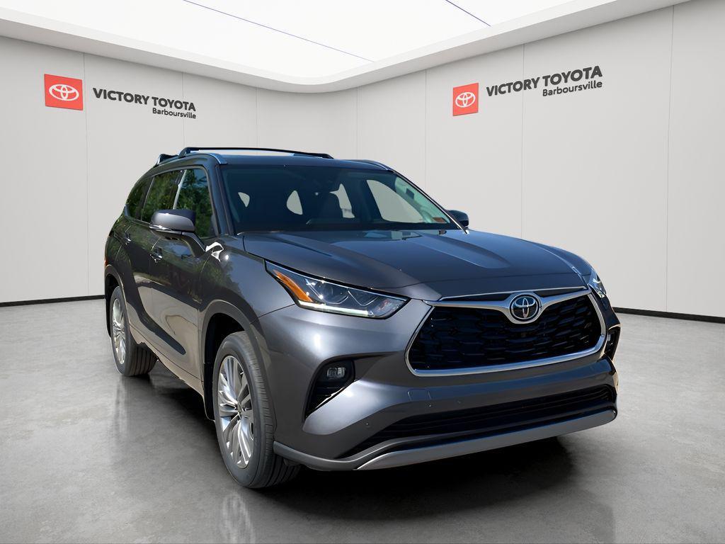 new 2025 Toyota Highlander car, priced at $51,002