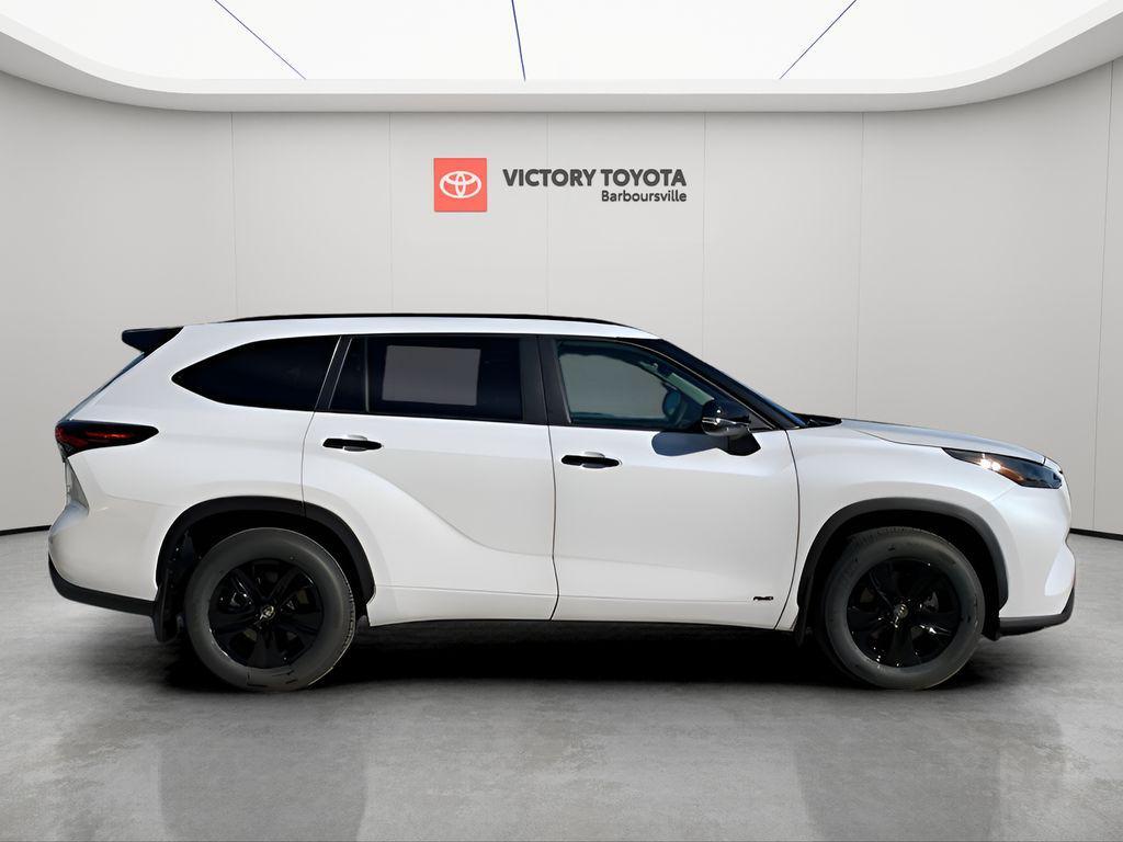 new 2025 Toyota Highlander Hybrid car, priced at $51,917