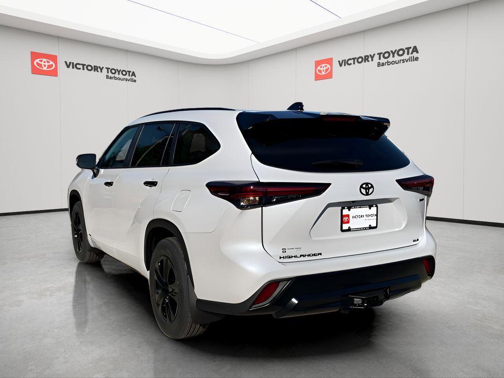 new 2025 Toyota Highlander Hybrid car, priced at $51,917
