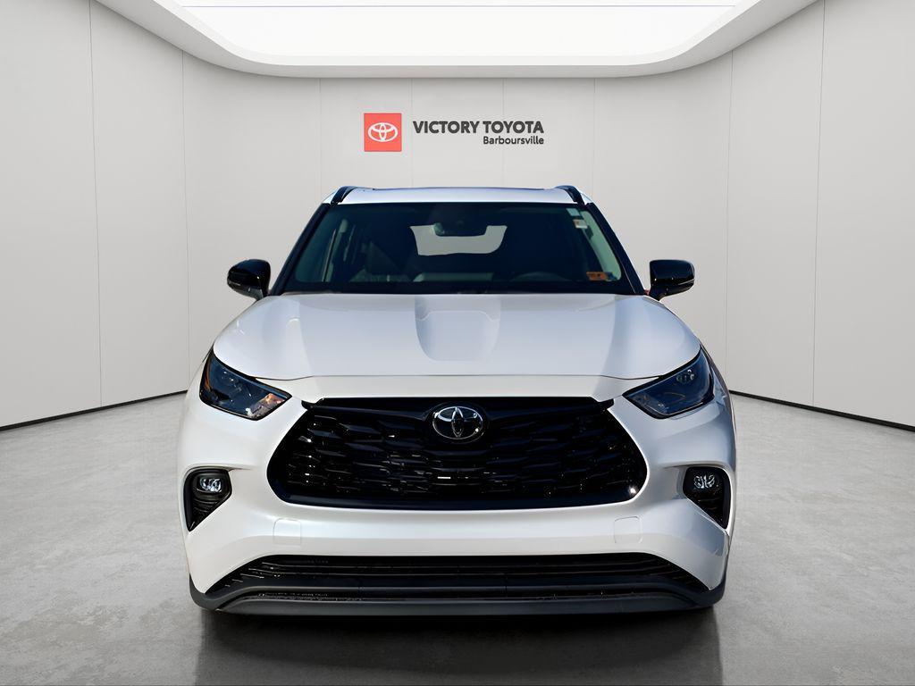 new 2025 Toyota Highlander Hybrid car, priced at $51,917
