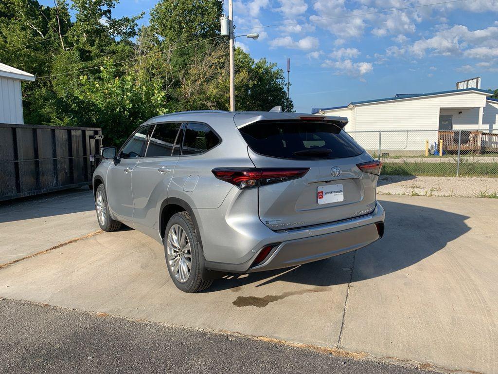new 2025 Toyota Highlander car, priced at $54,598