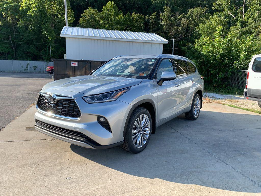 new 2025 Toyota Highlander car, priced at $54,598