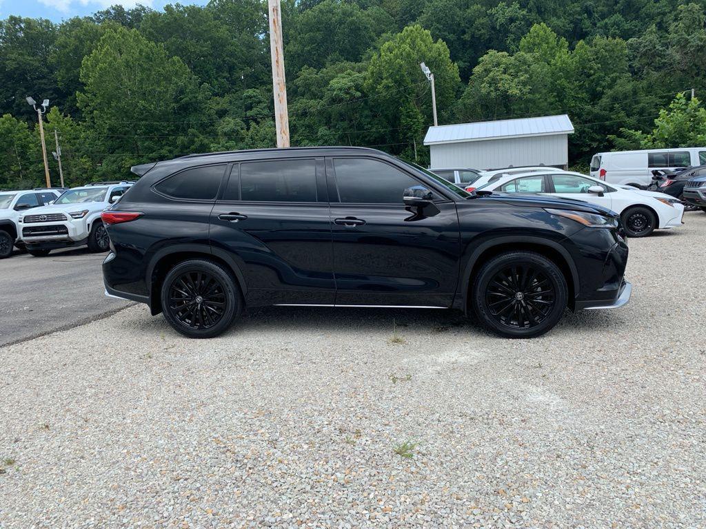 used 2023 Toyota Highlander car, priced at $39,588