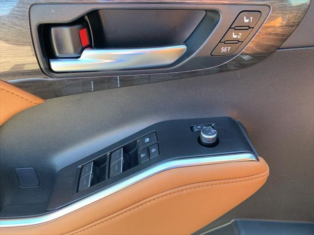 new 2025 Toyota Highlander car, priced at $54,553