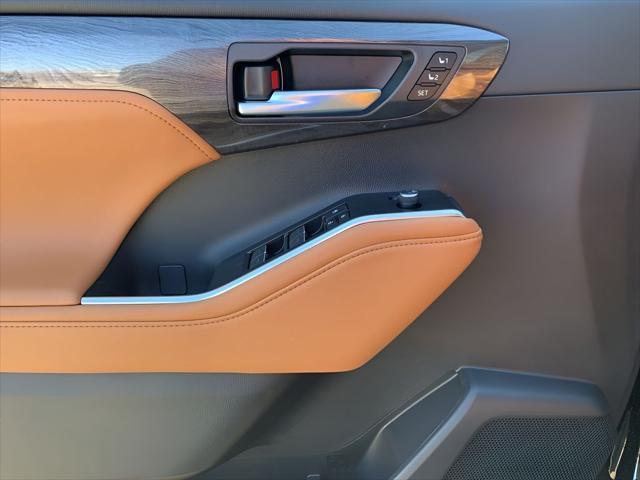 new 2025 Toyota Highlander car, priced at $54,553