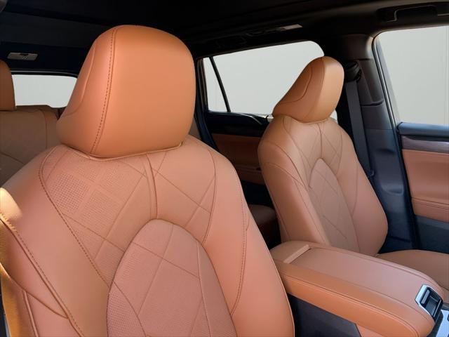 new 2025 Toyota Highlander car, priced at $54,553