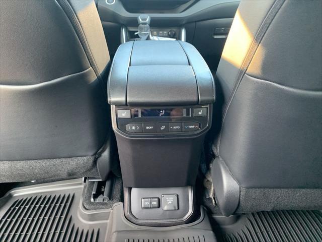 new 2025 Toyota Highlander Hybrid car, priced at $57,322