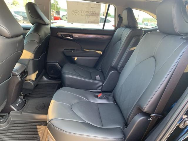 new 2025 Toyota Highlander Hybrid car, priced at $57,322