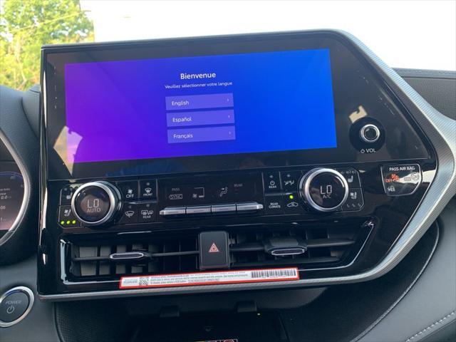 new 2025 Toyota Highlander Hybrid car, priced at $57,322