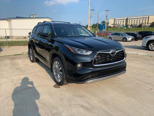 new 2025 Toyota Highlander Hybrid car, priced at $57,322