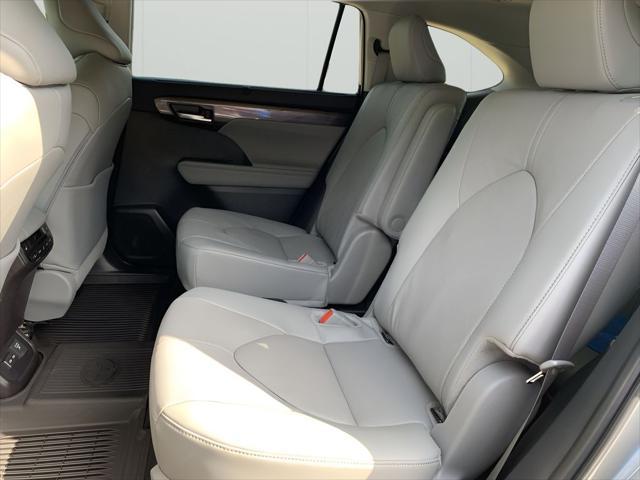 new 2025 Toyota Highlander Hybrid car, priced at $56,278