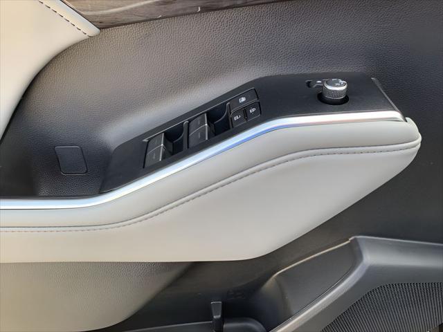 new 2025 Toyota Highlander Hybrid car, priced at $56,278