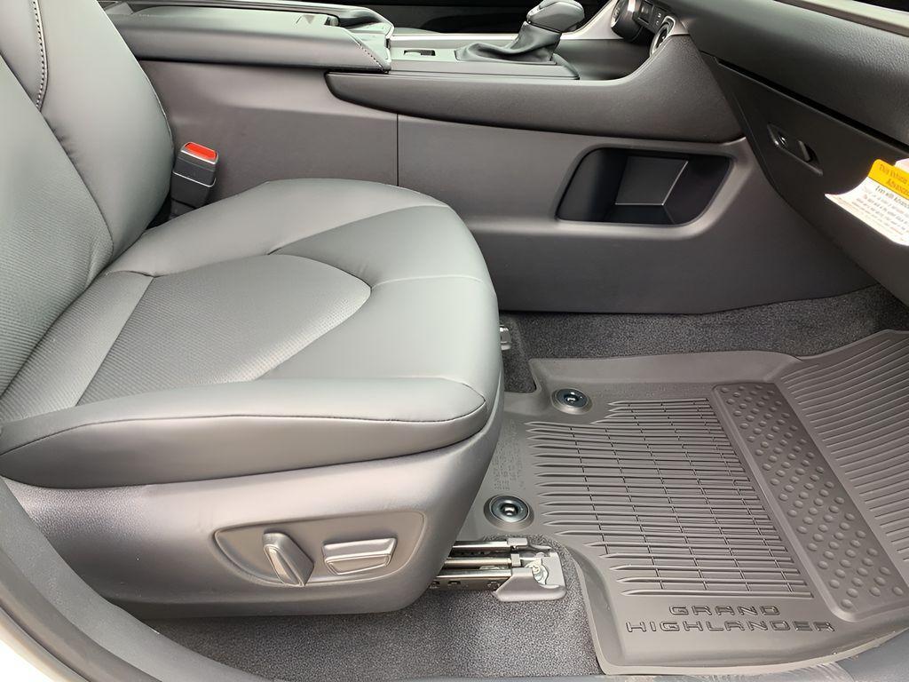 new 2025 Toyota Grand Highlander car, priced at $44,874