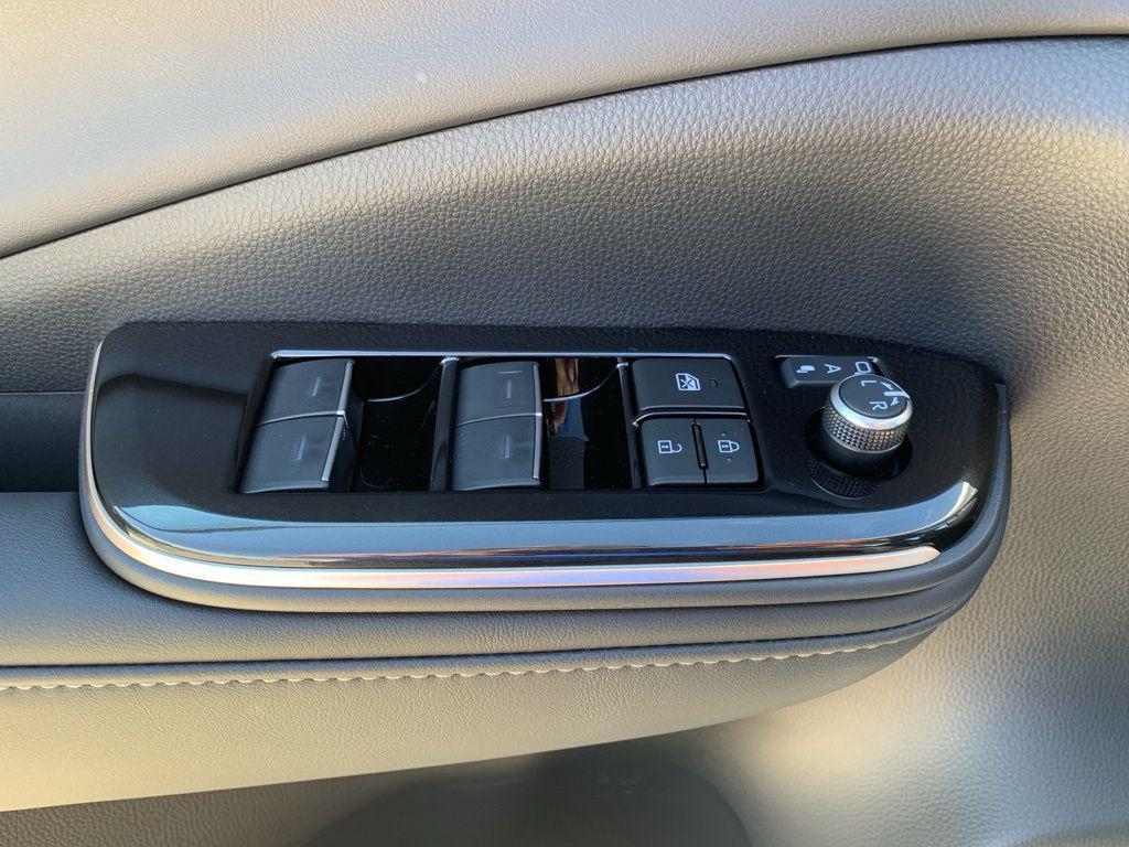 new 2025 Toyota Crown Signia car, priced at $47,290