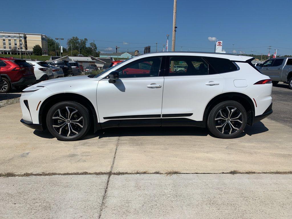 new 2025 Toyota Crown Signia car, priced at $47,290