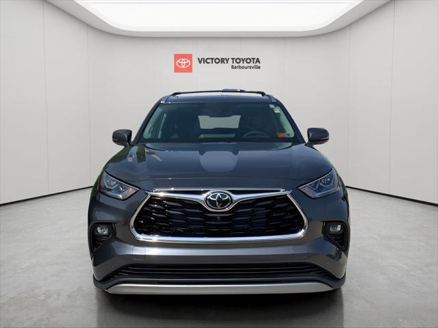 new 2025 Toyota Highlander Hybrid car, priced at $58,011