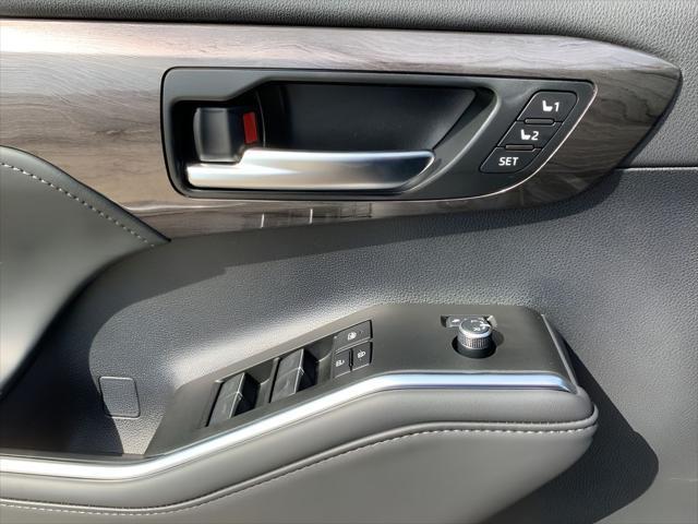 new 2025 Toyota Highlander Hybrid car, priced at $58,011