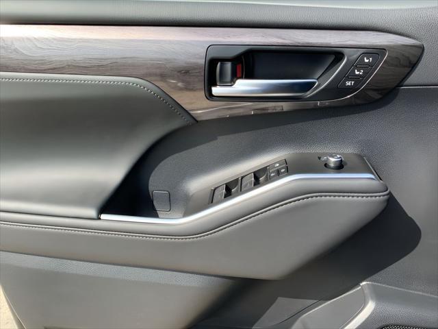 new 2025 Toyota Highlander Hybrid car, priced at $58,011