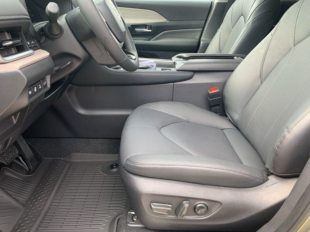 new 2026 Toyota Grand Highlander car, priced at $57,948