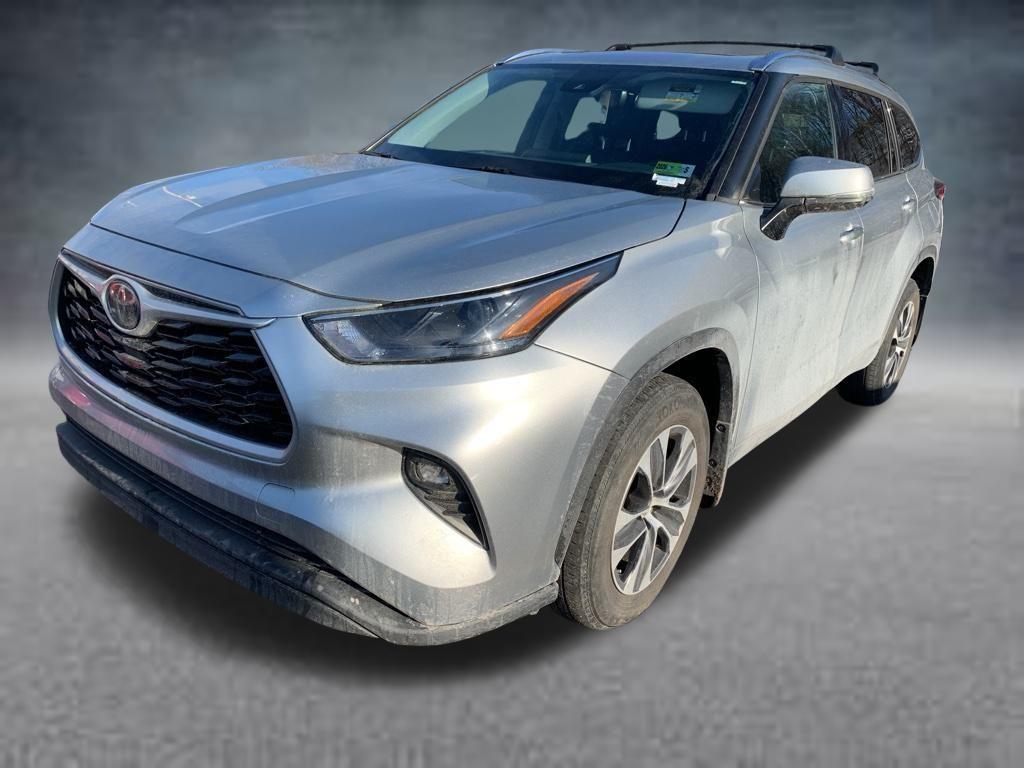 used 2021 Toyota Highlander car, priced at $30,988