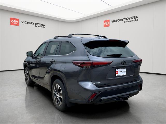 new 2025 Toyota Highlander car, priced at $49,412