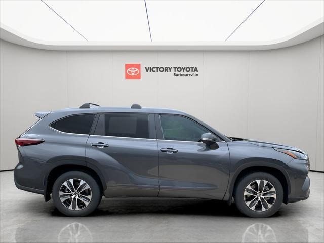 new 2025 Toyota Highlander car, priced at $49,412