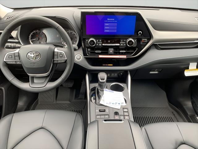 new 2025 Toyota Highlander car, priced at $49,412