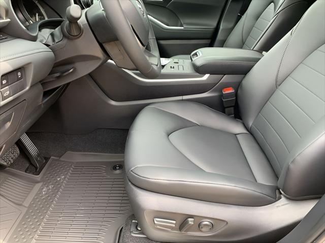 new 2025 Toyota Highlander car, priced at $49,412