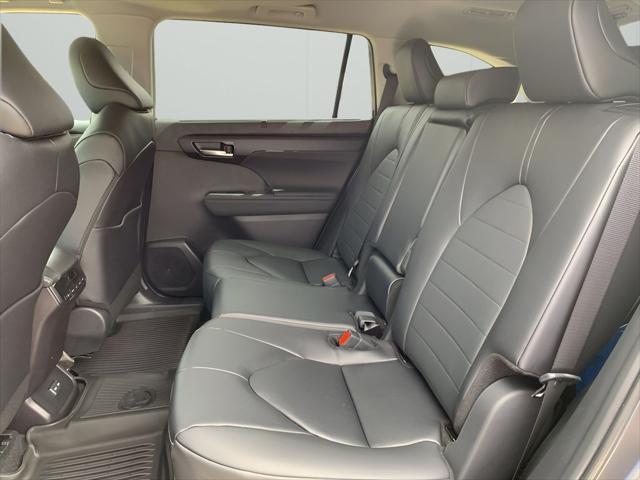 new 2025 Toyota Highlander car, priced at $49,412