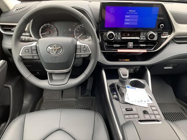 new 2025 Toyota Highlander car, priced at $49,412