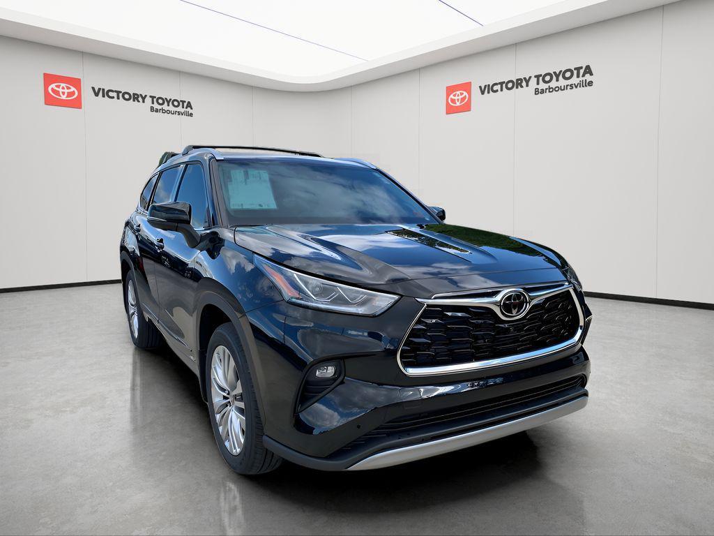 new 2025 Toyota Highlander Hybrid car, priced at $57,777