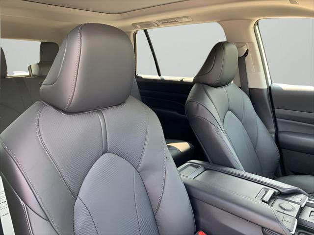 new 2025 Toyota Grand Highlander car, priced at $55,963