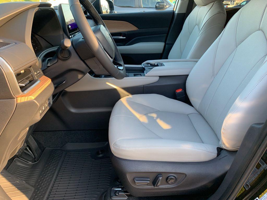 new 2025 Toyota Grand Highlander car, priced at $57,107