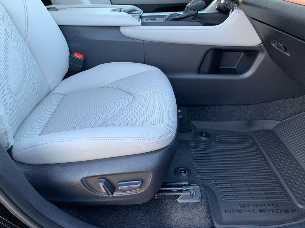 new 2025 Toyota Grand Highlander car, priced at $57,107