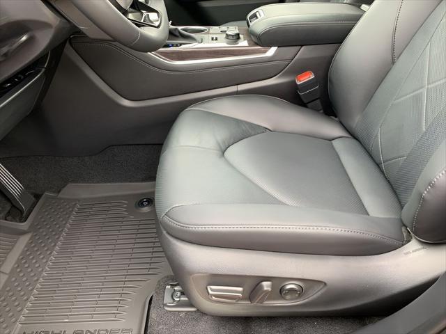new 2025 Toyota Highlander car, priced at $55,707