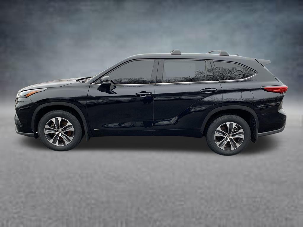 used 2022 Toyota Highlander Hybrid car, priced at $33,988