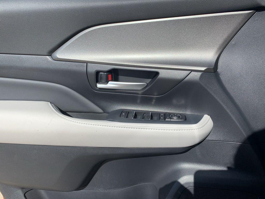 new 2026 Toyota Grand Highlander car, priced at $49,678