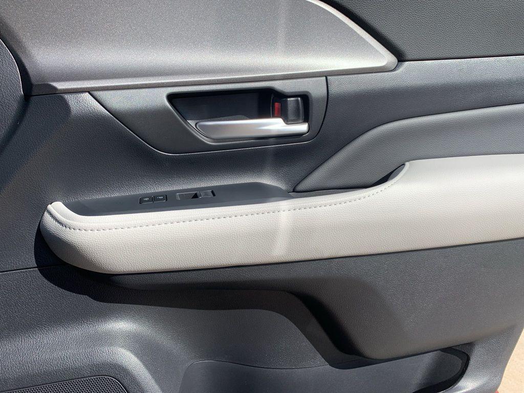 new 2026 Toyota Grand Highlander car, priced at $49,678
