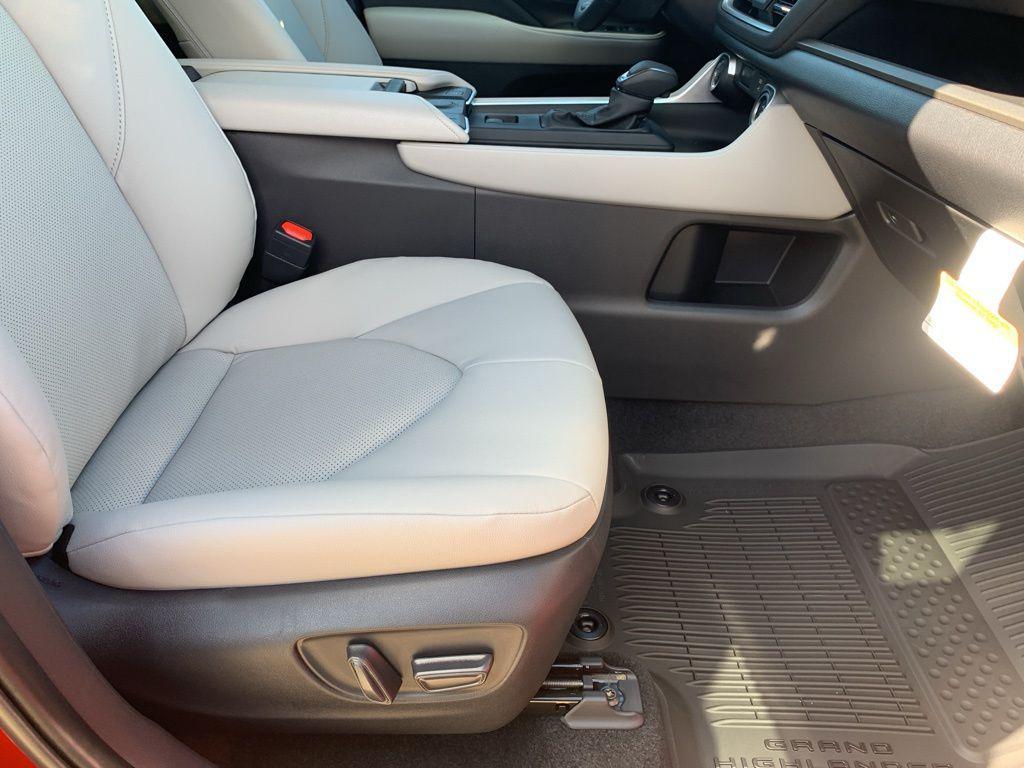 new 2026 Toyota Grand Highlander car, priced at $49,678