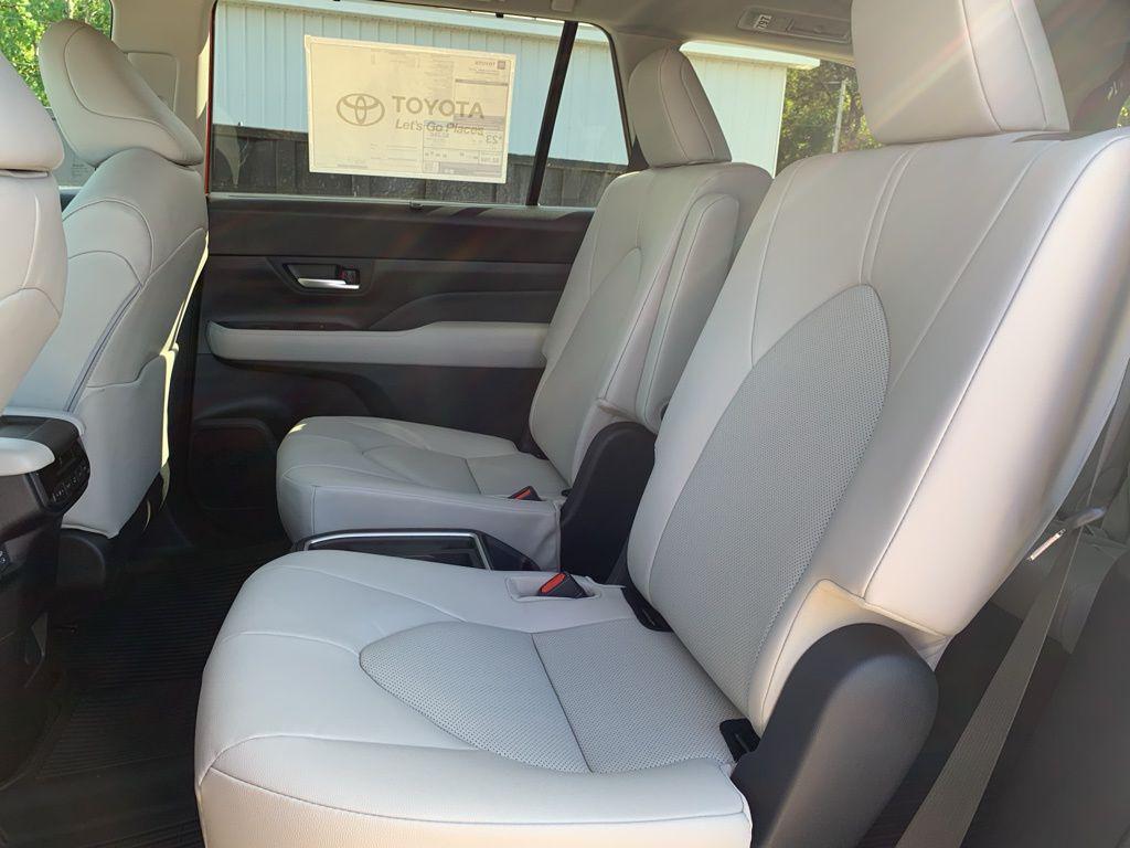 new 2026 Toyota Grand Highlander car, priced at $49,678