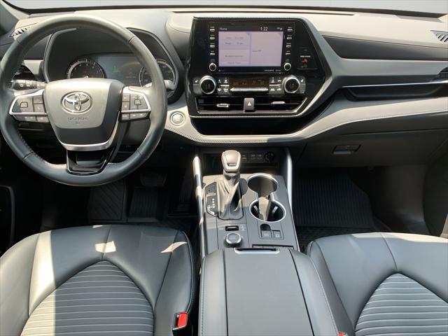 used 2022 Toyota Highlander car, priced at $39,588