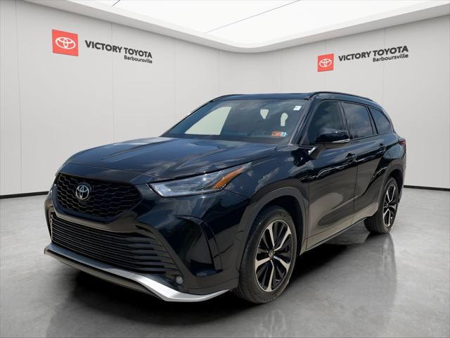 used 2022 Toyota Highlander car, priced at $39,588