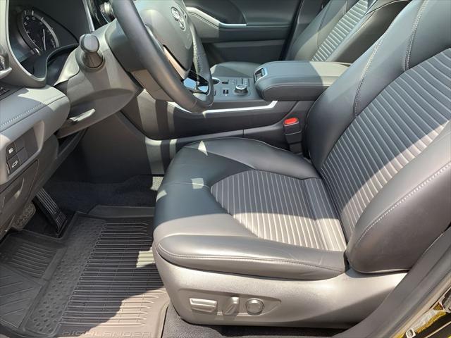 used 2022 Toyota Highlander car, priced at $39,588