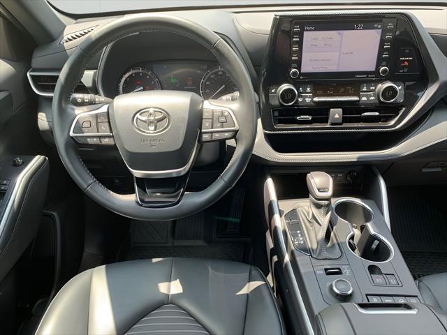 used 2022 Toyota Highlander car, priced at $39,588