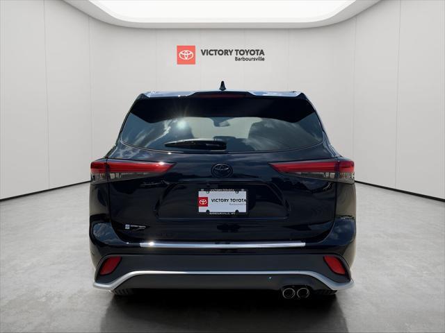 used 2022 Toyota Highlander car, priced at $39,588