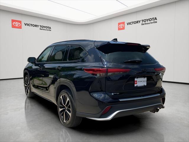 used 2022 Toyota Highlander car, priced at $39,588