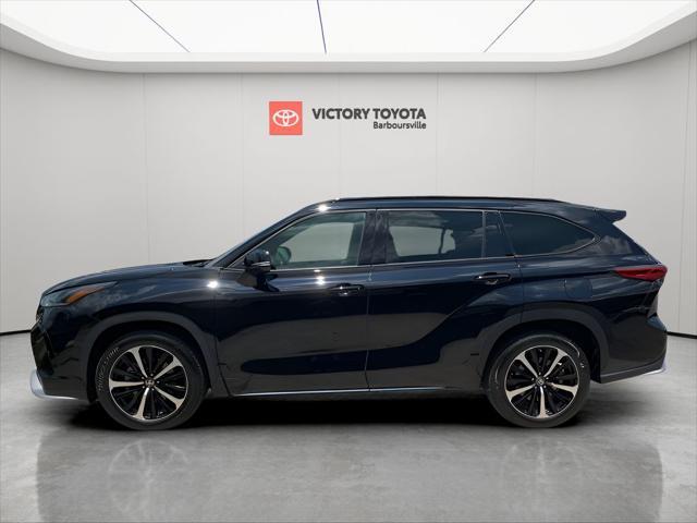 used 2022 Toyota Highlander car, priced at $39,588