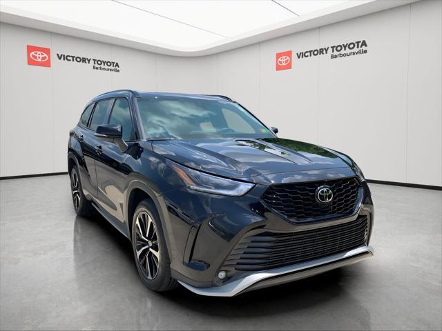 used 2022 Toyota Highlander car, priced at $39,588