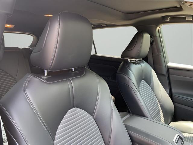 used 2022 Toyota Highlander car, priced at $39,588