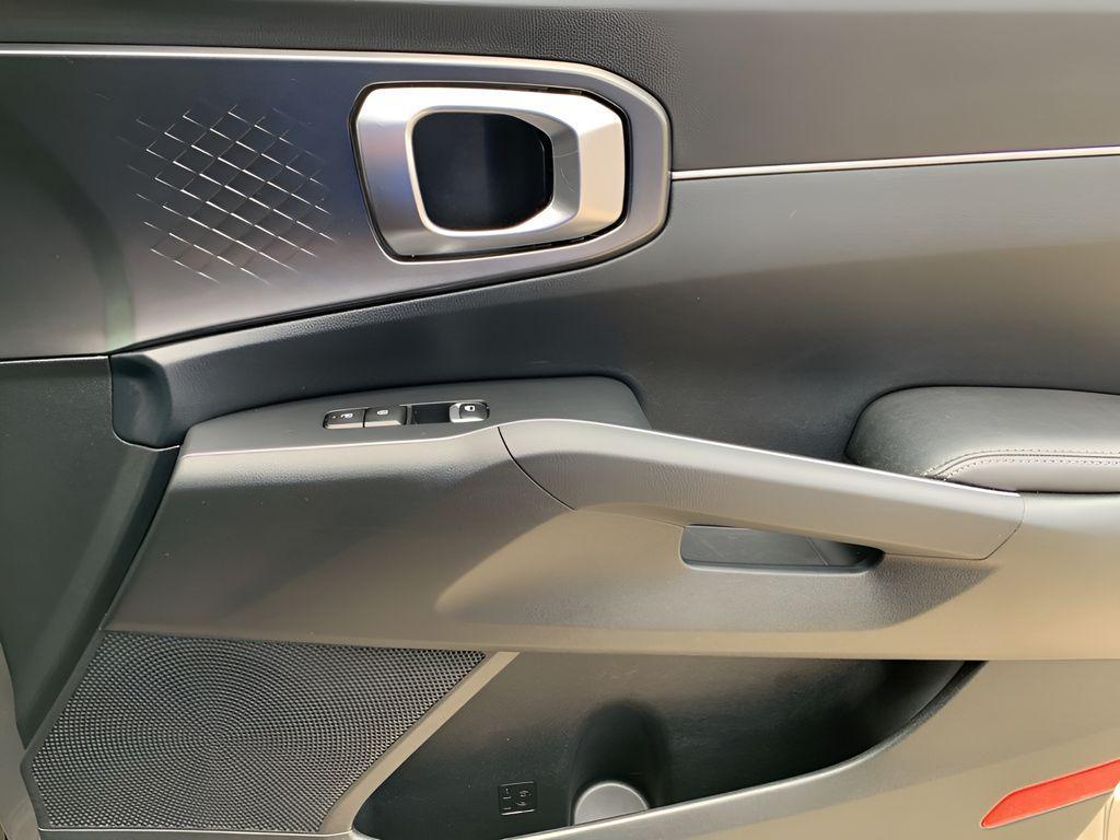 used 2025 Kia Sorento Hybrid car, priced at $35,988